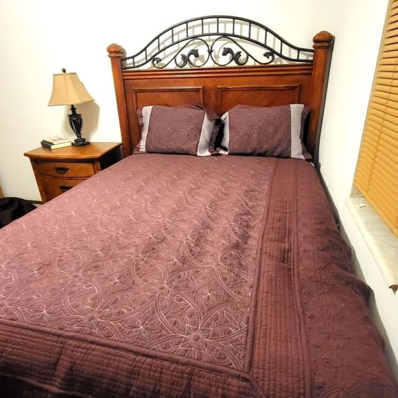 Other - Eggplant 3 piece quilt queen